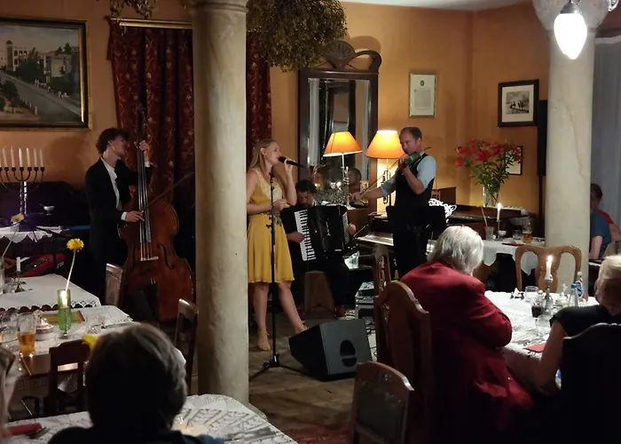 Austeria Klezmer Hois شقة فندقية 4*