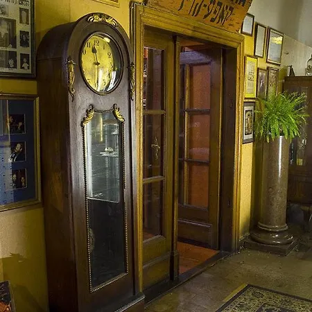 Austeria Klezmer Hois 4*