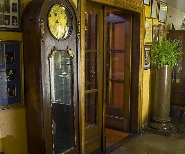 Austeria Klezmer Hois 4*