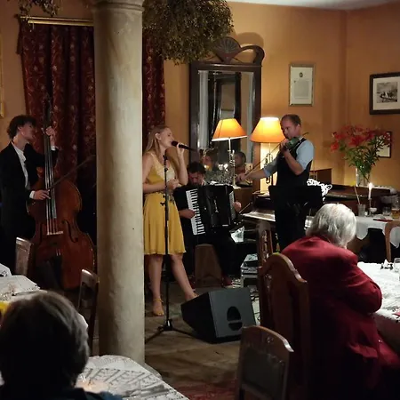 Austeria Klezmer Hois Apartahotel 4*