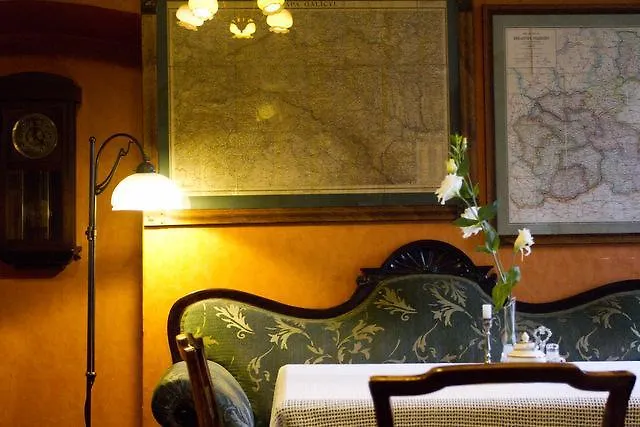 Austeria Klezmer Hois 4*